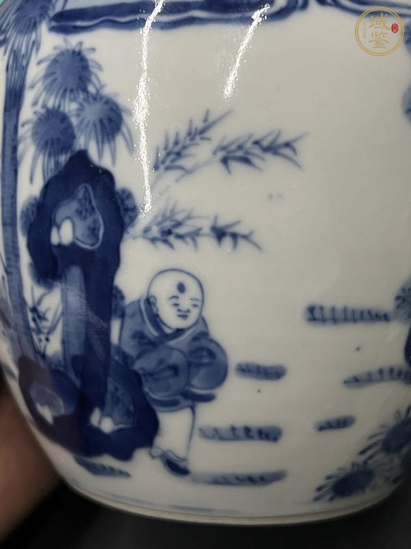 古玩陶瓷仕女嬰戲紋青花罐真品鑒賞圖