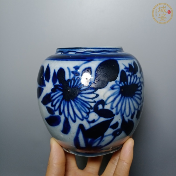 古玩陶瓷青花花卉紋茶葉罐真品鑒賞圖