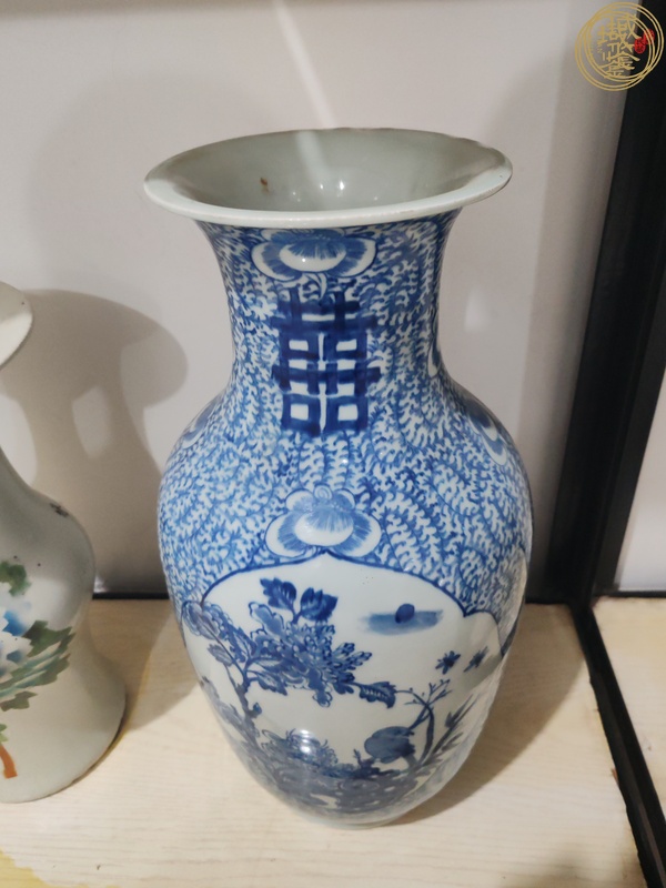 古玩陶瓷青花瓶真品鑒賞圖