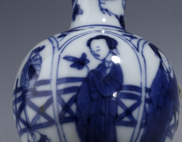 古玩陶瓷康熙 青花仕女人物紋盤口瓶拍賣,當(dāng)前價(jià)格8998元