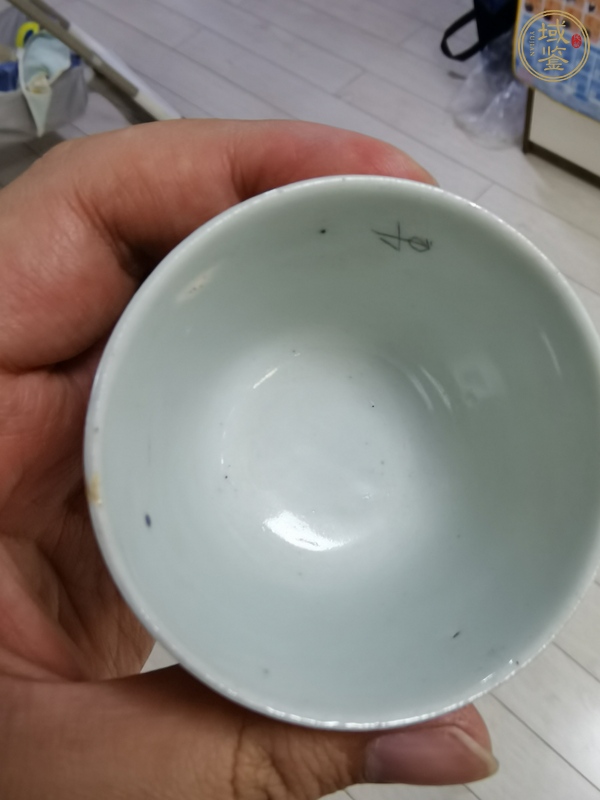 古玩陶瓷粉彩花卉紋杯真品鑒賞圖