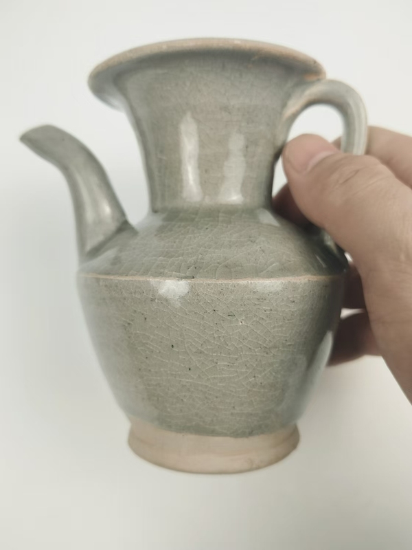 古玩陶瓷執(zhí)壺拍賣,當(dāng)前價(jià)格1200元