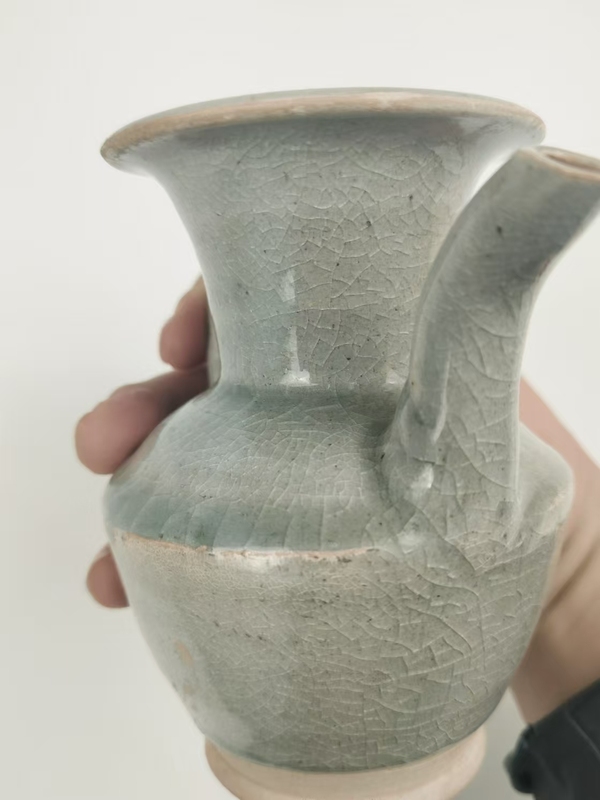 古玩陶瓷執(zhí)壺拍賣,當(dāng)前價(jià)格1200元