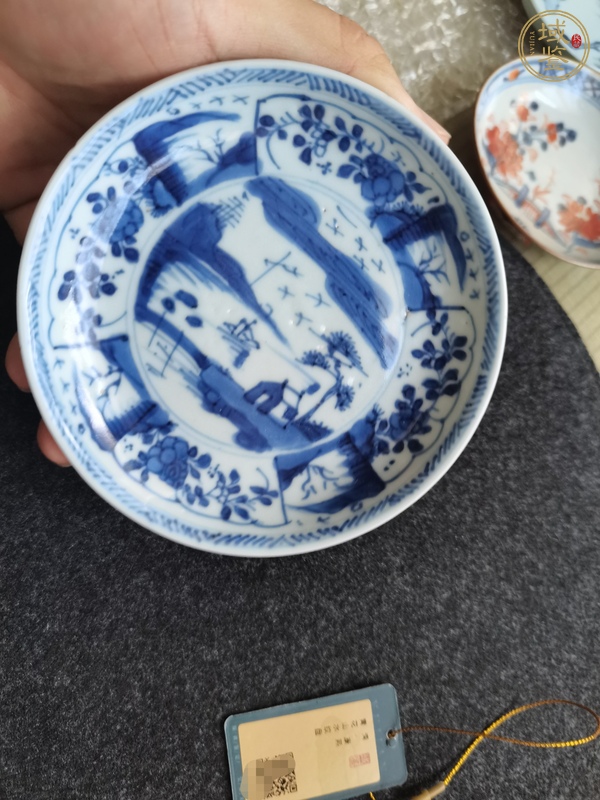 古玩陶瓷山水紋青花盤真品鑒賞圖