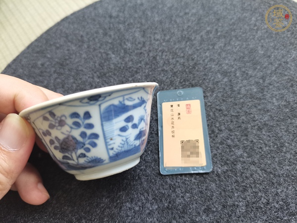 古玩陶瓷花卉紋青花杯真品鑒賞圖