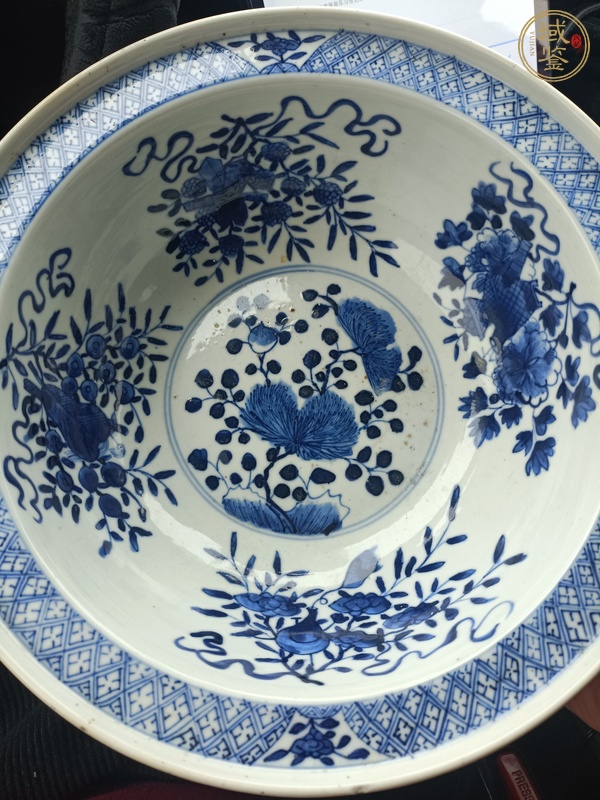 古玩陶瓷青花凈手盆真品鑒賞圖