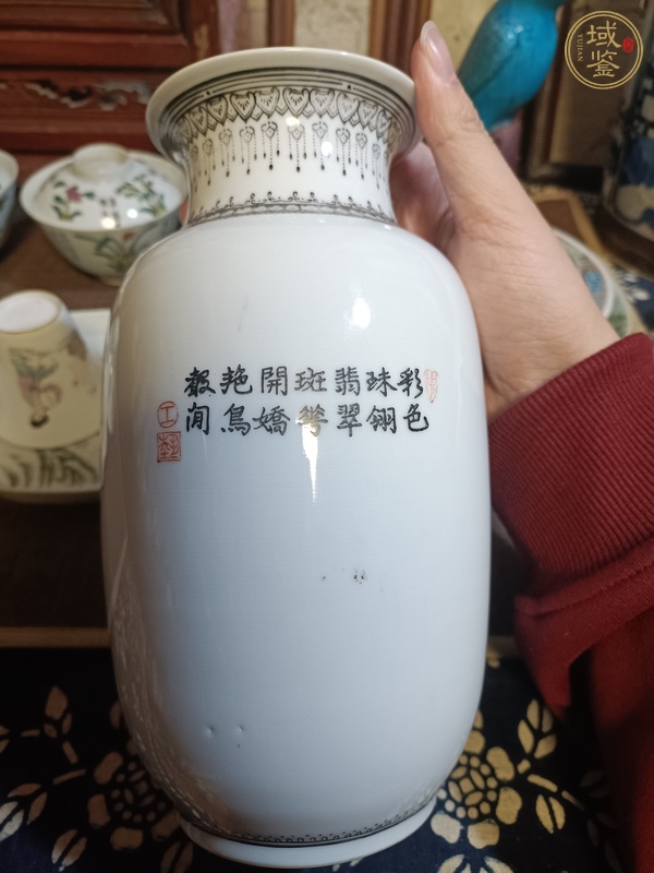 古玩陶瓷花鳥(niǎo)紋燈籠瓶真品鑒賞圖