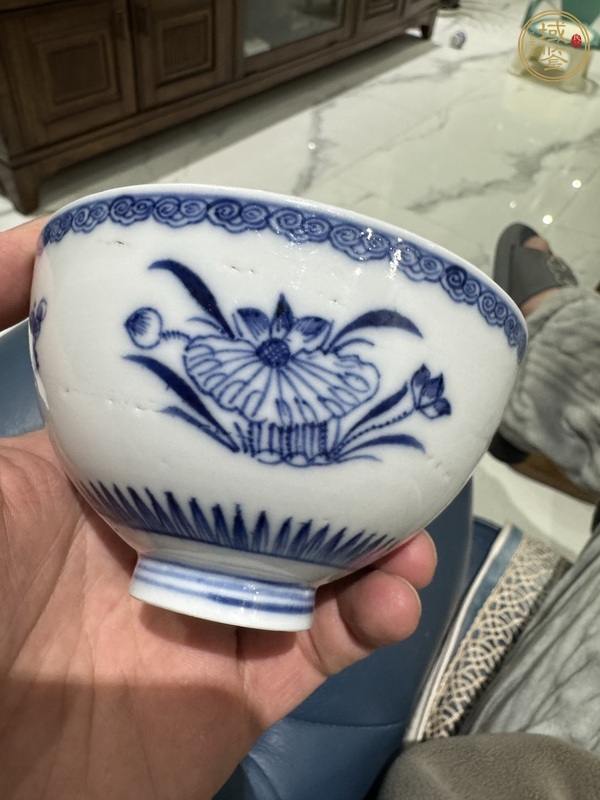 古玩陶瓷清乾隆 青花花卉紋蓋碗真品鑒賞圖