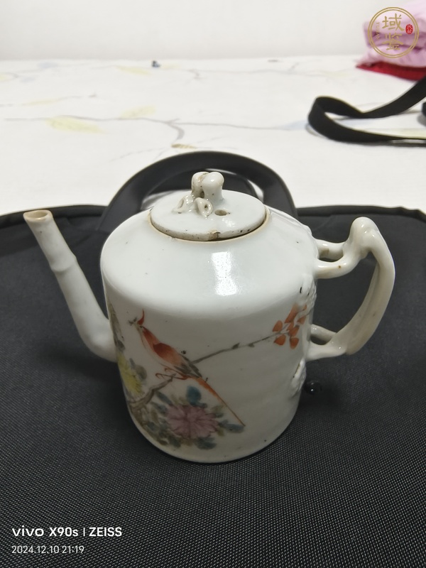 古玩陶瓷粉彩花鳥紋茶壺真品鑒賞圖