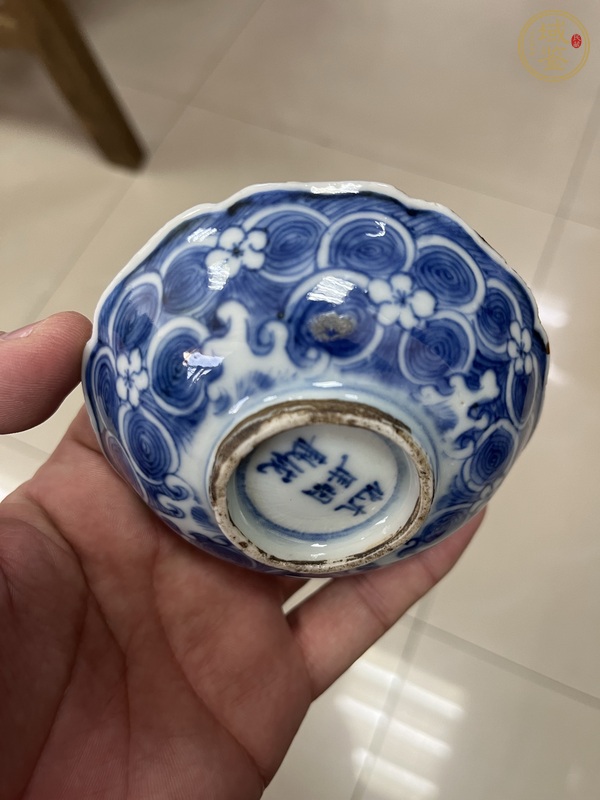 古玩陶瓷青花留白花卉兔子花口碟真品鑒賞圖