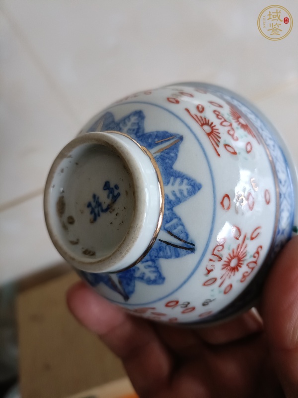 古玩陶瓷青花加彩龍紋玲瓏瓷碗真品鑒賞圖