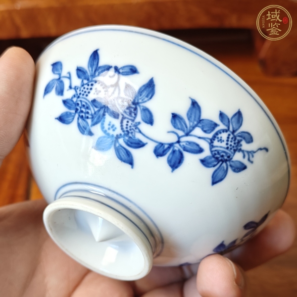 古玩陶瓷清乾隆 青花折枝花卉紋碗真品鑒賞圖