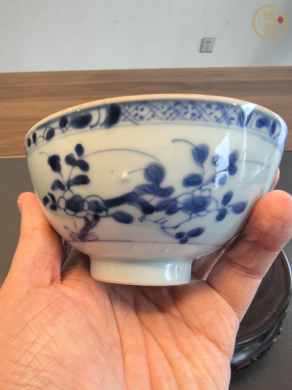 古玩陶瓷青花花卉紋茶圓真品鑒賞圖