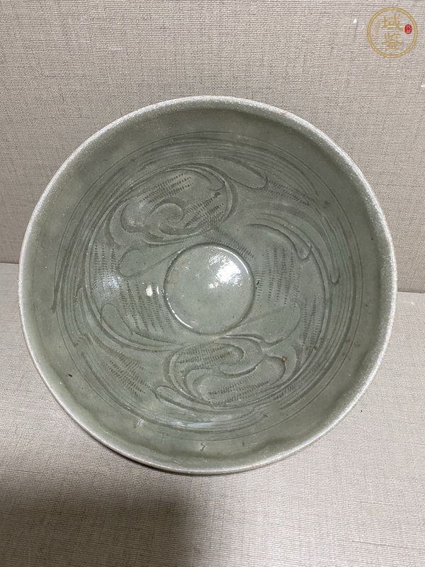 古玩陶瓷金村窯青釉刻花碗真品鑒賞圖