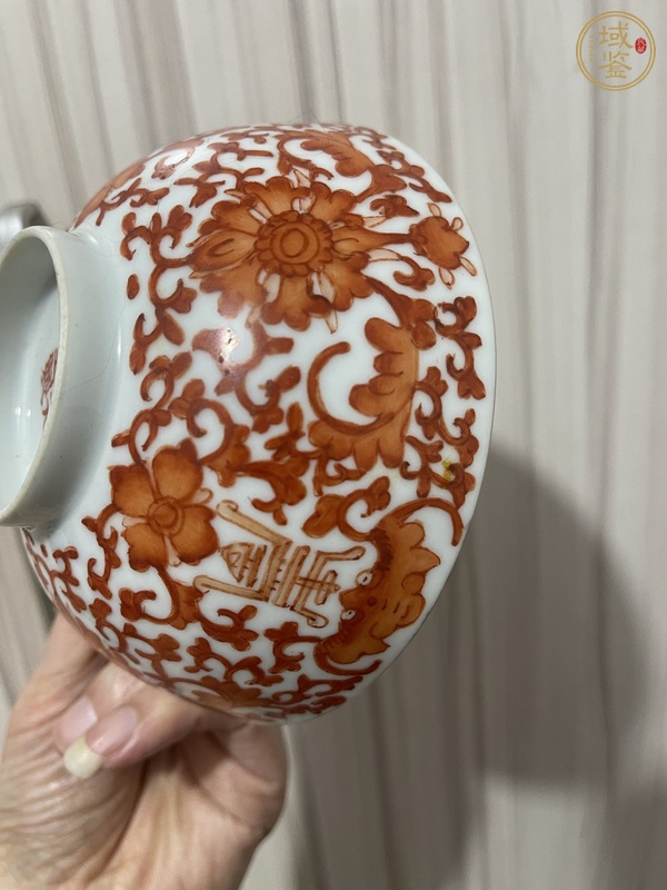 古玩陶瓷礬紅彩花間壽字紋茶碗真品鑒賞圖