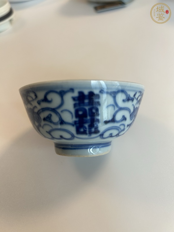 古玩陶瓷纏枝花囍字紋青花茶圓真品鑒賞圖