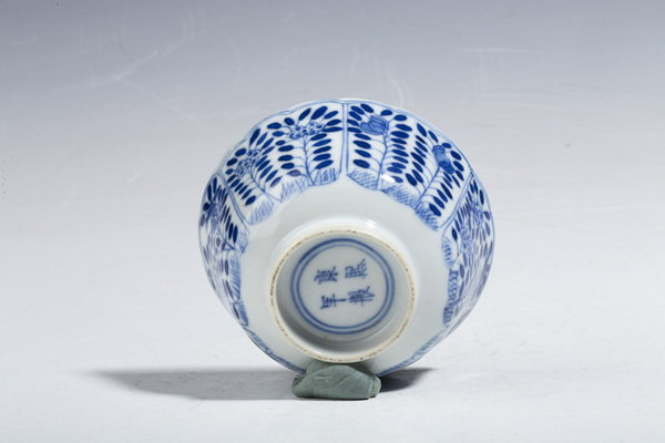 古玩陶瓷清光緒·青花開窗花卉紋花口杯碟拍賣，當(dāng)前價格200元