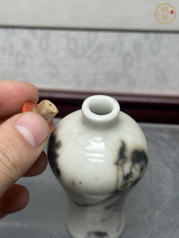 古玩陶瓷鼻煙壺真品鑒賞圖