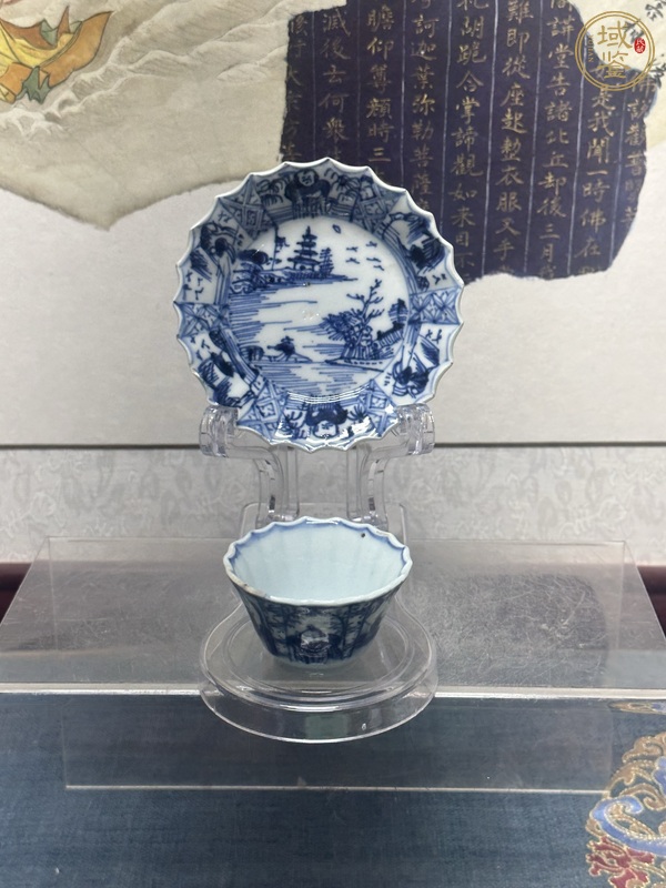 古玩陶瓷山水紋青花杯盤真品鑒賞圖