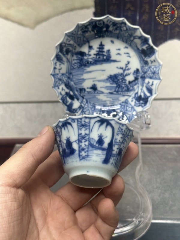 古玩陶瓷山水紋青花杯盤真品鑒賞圖