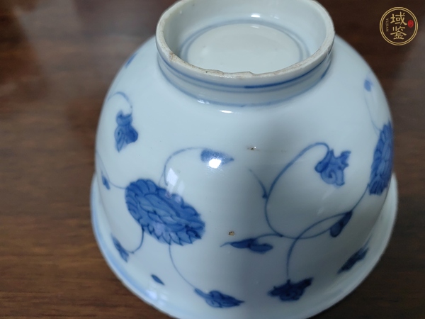 古玩陶瓷花卉紋青花碗真品鑒賞圖