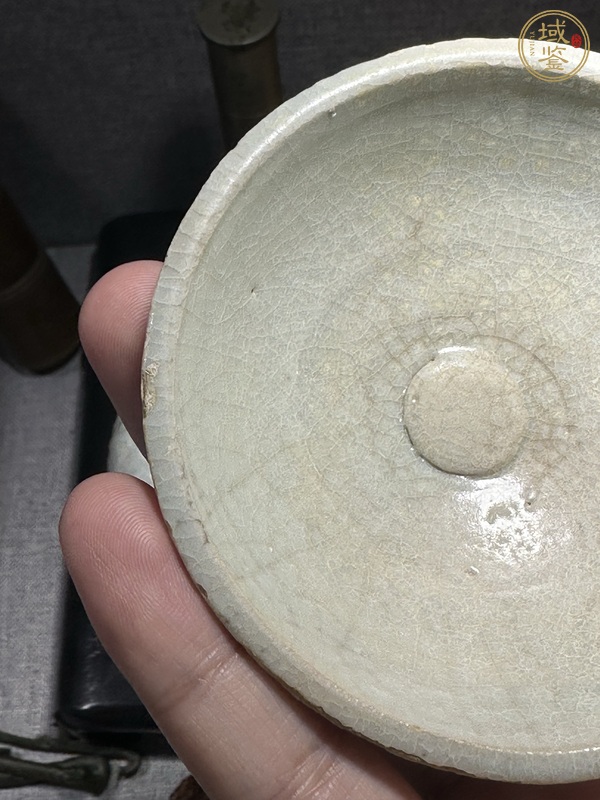 古玩陶瓷龍泉系青瓷茶盞真品鑒賞圖