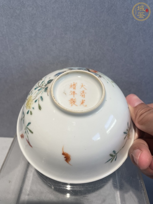 古玩陶瓷花卉紋粉彩碗真品鑒賞圖