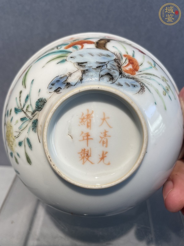 古玩陶瓷花卉紋粉彩碗真品鑒賞圖