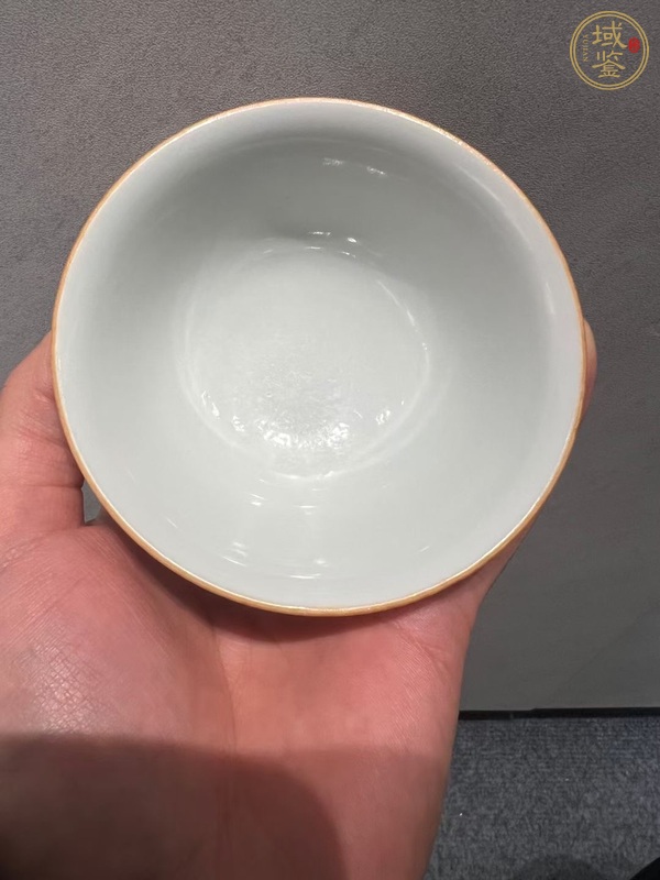 古玩陶瓷粉彩壓道花卉紋茶圓真品鑒賞圖