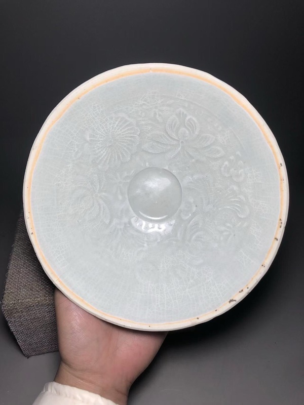 （南宋精品）青白釉荷花花卉紋斗笠碗拍賣，當(dāng)前價(jià)格6888元