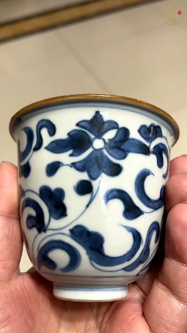 古玩陶瓷青花纏枝花卉紋杯 真品鑒賞圖