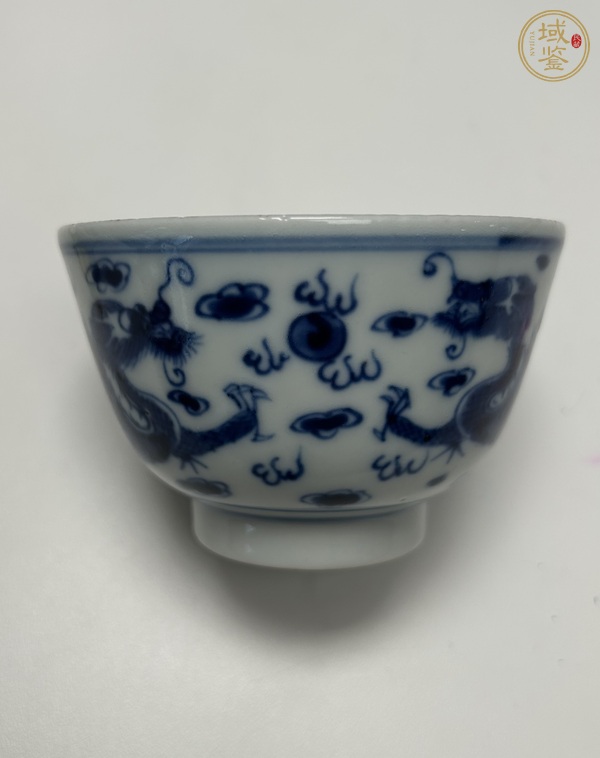 古玩陶瓷龍紋青花杯真品鑒賞圖