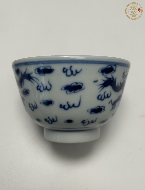 古玩陶瓷龍紋青花杯真品鑒賞圖