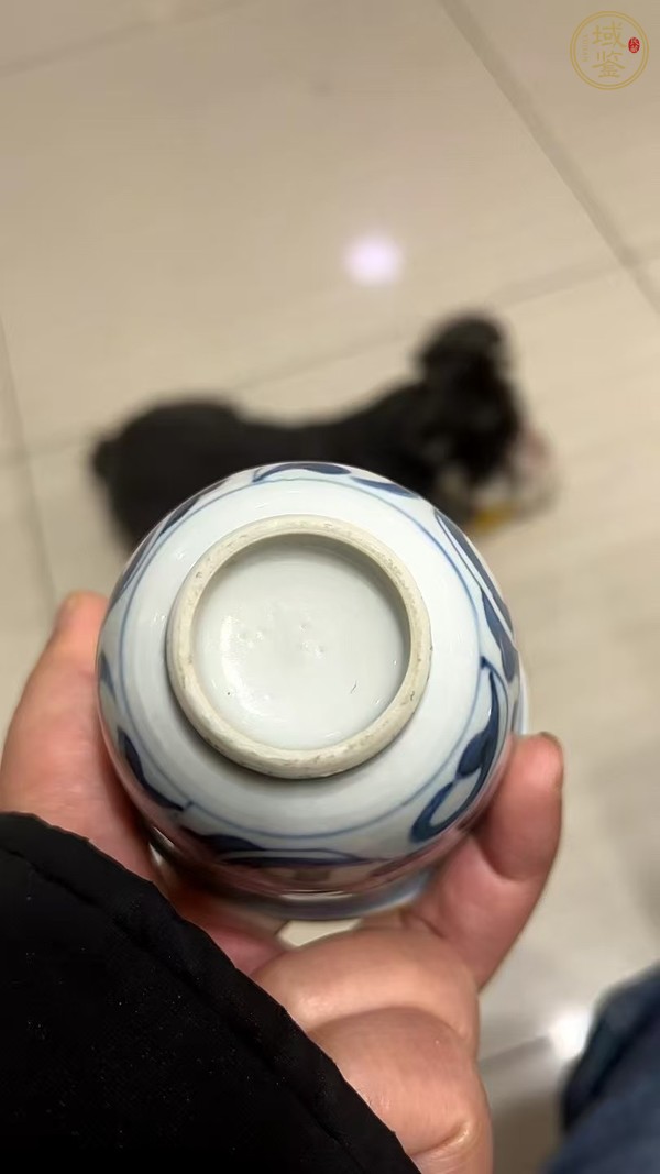 古玩陶瓷青花纏枝花卉紋鈴鐺杯真品鑒賞圖