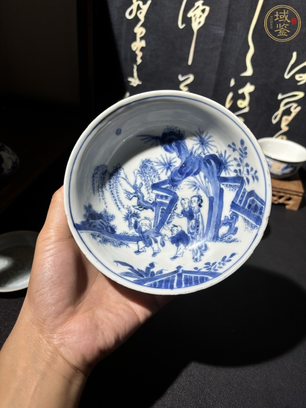 古玩陶瓷青花仕女嬰戲圖撇口碗真品鑒賞圖