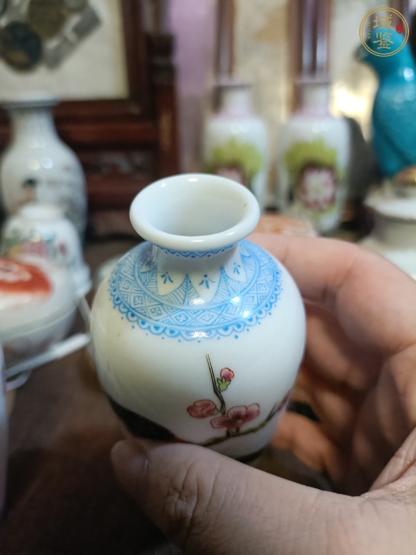 古玩陶瓷花鳥紋瓶真品鑒賞圖