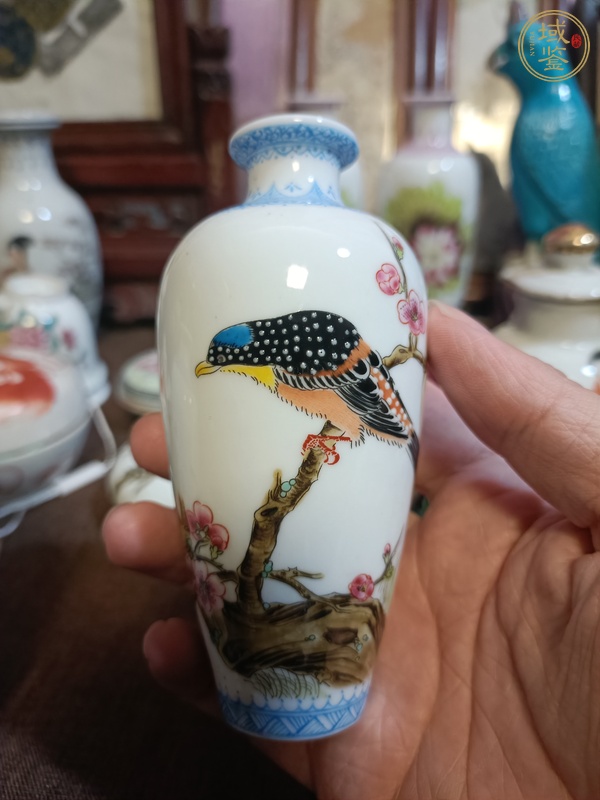 古玩陶瓷花鳥紋瓶真品鑒賞圖