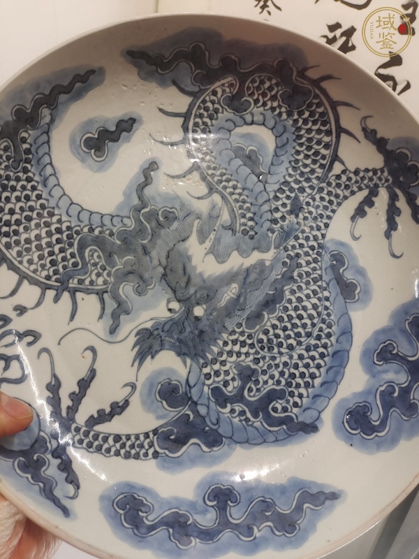 古玩陶瓷青花過墻龍紋盤真品鑒賞圖