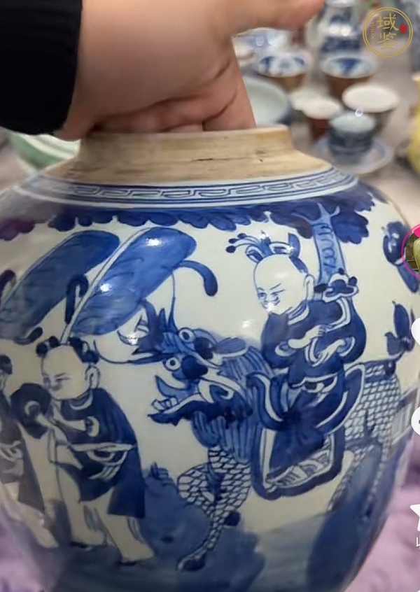 古玩陶瓷麒麟送子青花罐真品鑒賞圖