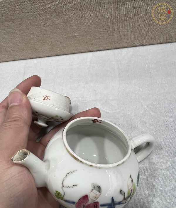 古玩陶瓷粉彩人物故事紋茶壺真品鑒賞圖