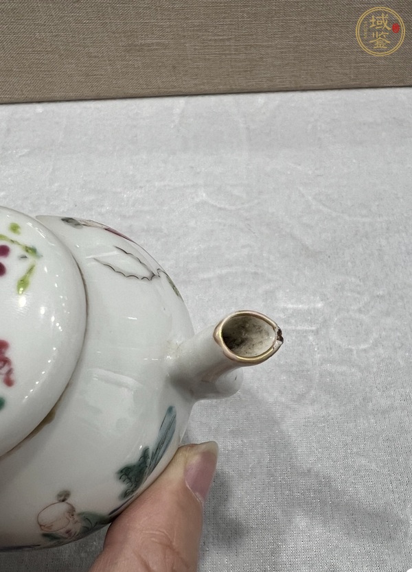 古玩陶瓷粉彩人物故事紋茶壺真品鑒賞圖