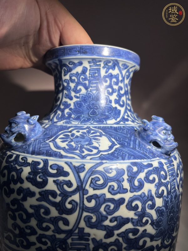 古玩陶瓷青花花間壽紋獅耳盤口瓶，粗看偏老真品鑒賞圖