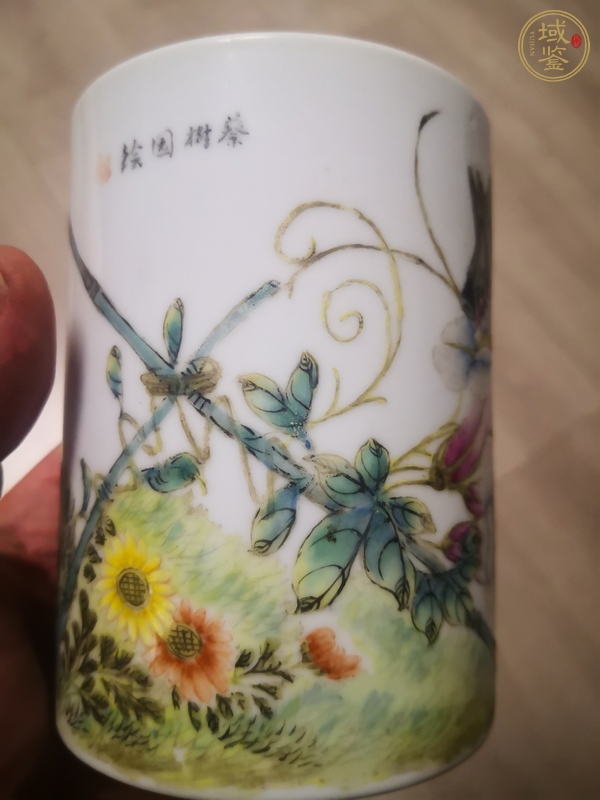 古玩陶瓷粉彩飛黃騰達(dá)圖筆筒真品鑒賞圖