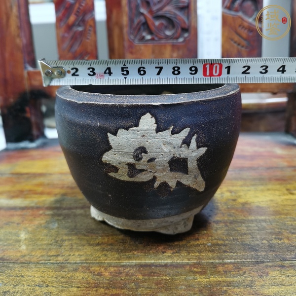 古玩陶瓷吉州窯黑釉鐵花三足爐真品鑒賞圖