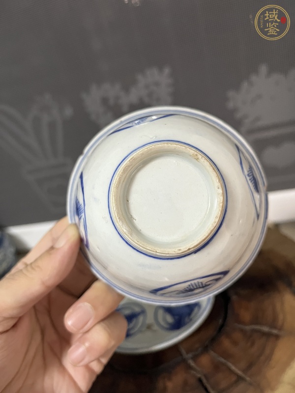 古玩陶瓷團(tuán)鶴紋青花蓋杯真品鑒賞圖