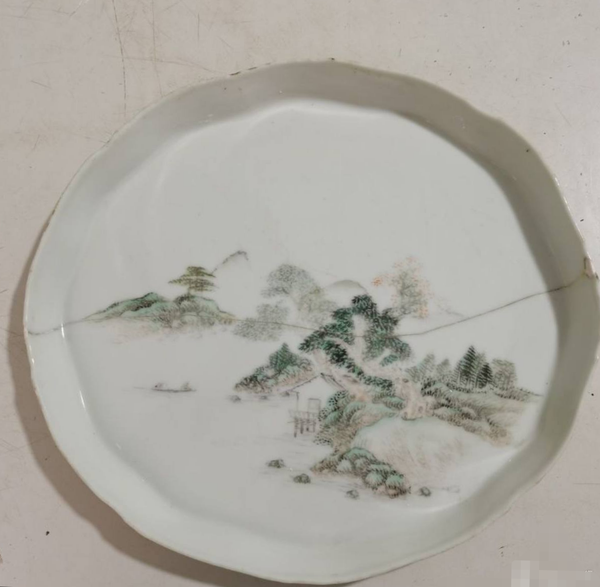 古玩陶瓷淺絳彩山水人物紋茶盤拍賣，當前價格0元