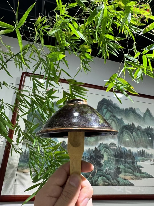 古玩陶瓷耀州黑釉窯變茶盞真品鑒賞圖