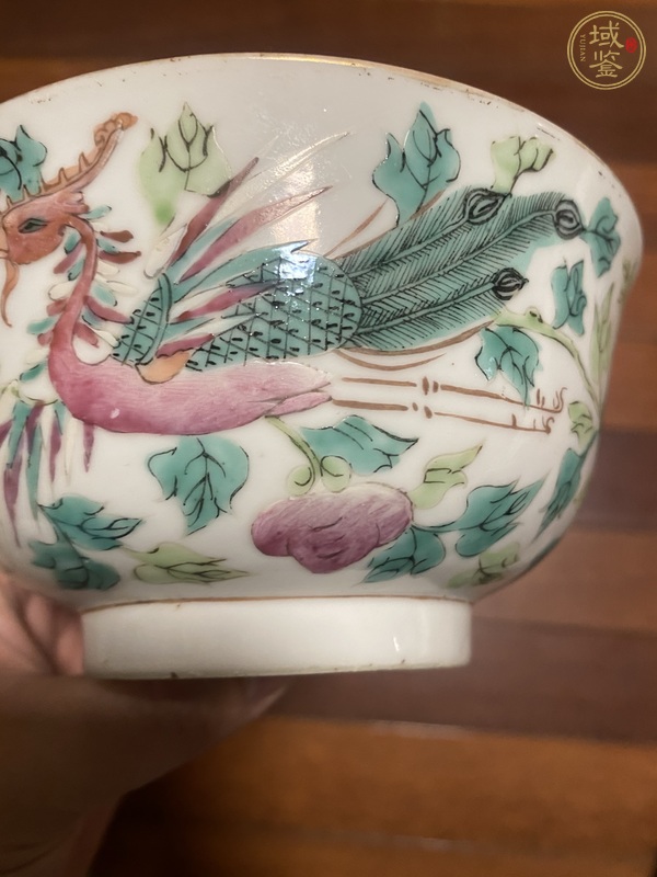 古玩陶瓷粉彩鳳穿牡丹圖茶碗真品鑒賞圖