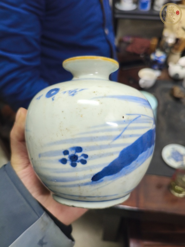 古玩陶瓷山水紋青花石榴尊真品鑒賞圖