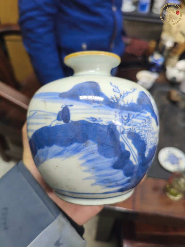 古玩陶瓷山水紋青花石榴尊真品鑒賞圖